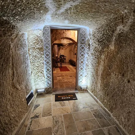 Noah's Ark Cave Szálloda