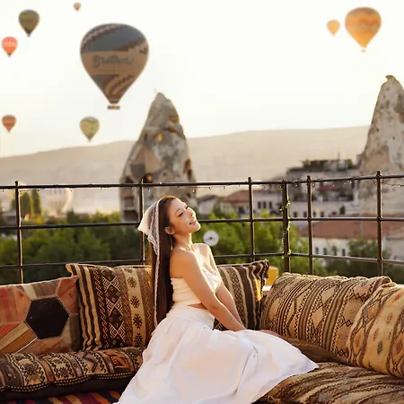 Noah's Ark Cave Hotel 3*